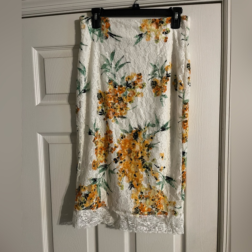 Eva Mendes lightweight lined lace floral pencil skirt size M orange/white